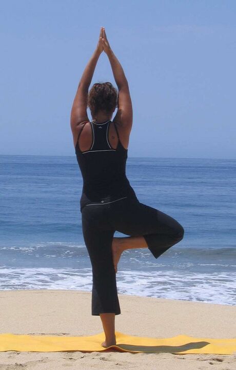 Yoga-Baum-Pose zum Abnehmen